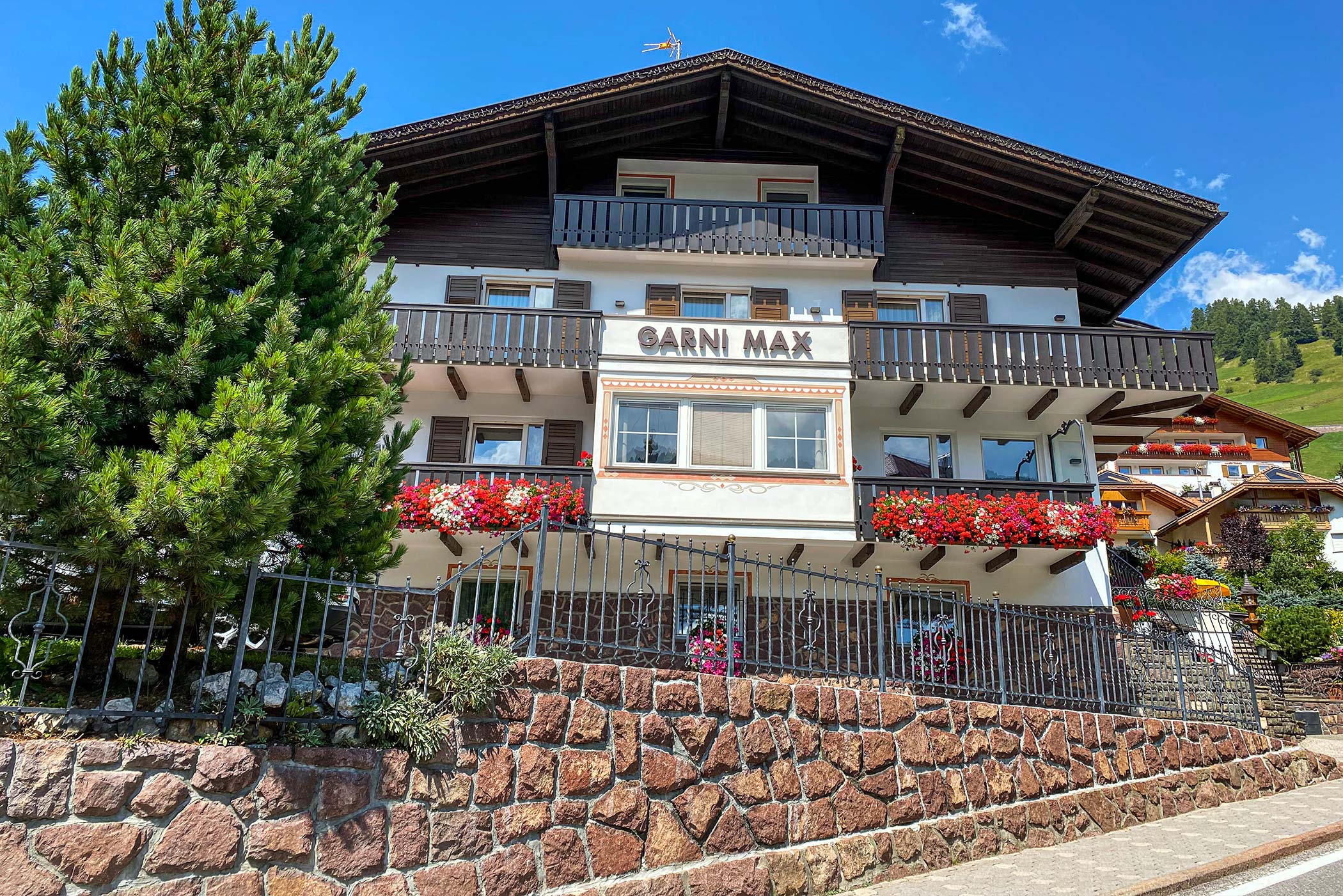 Garni Max in summer